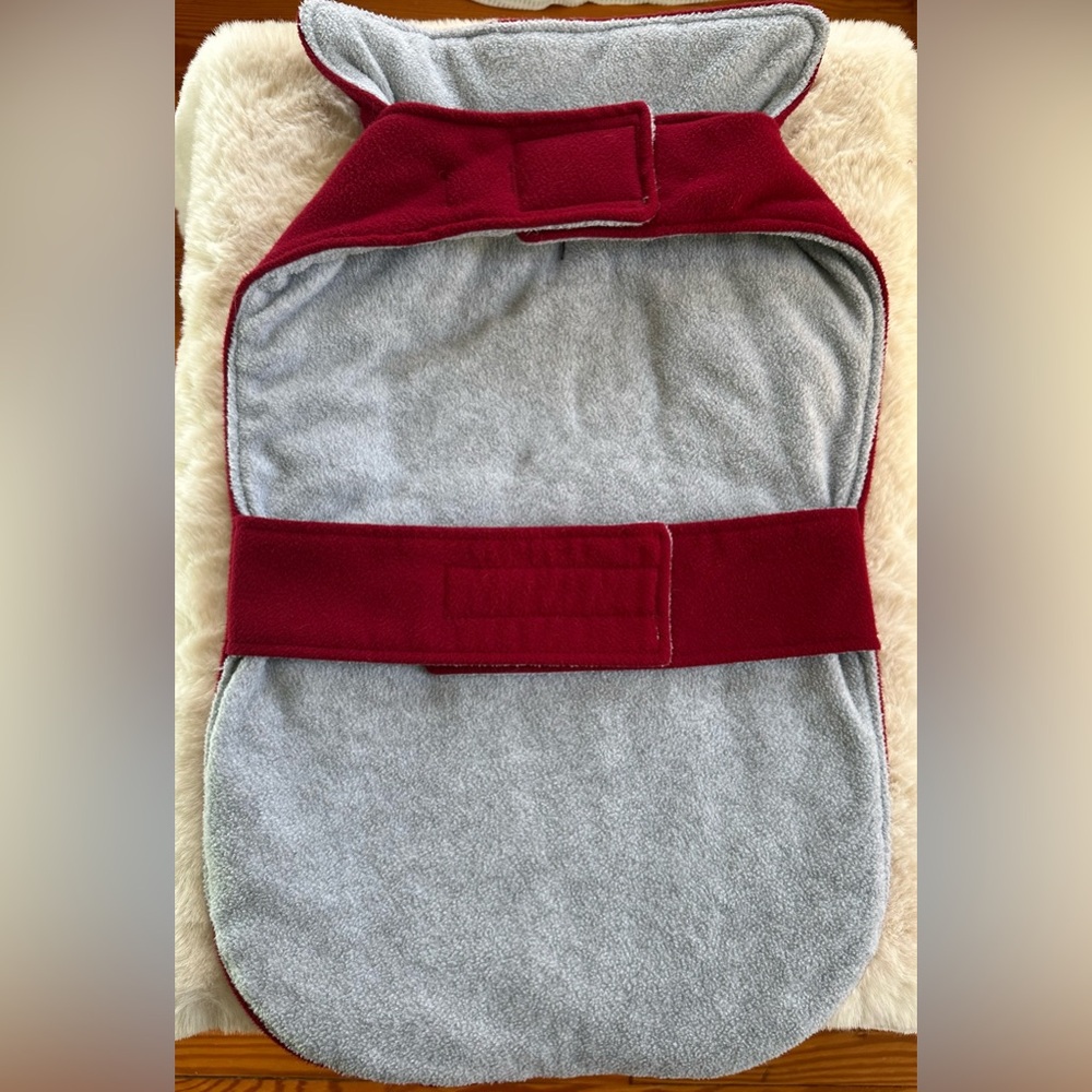Livelovebark Gentleman’s Red Dog Coat - Picture 4 of 4